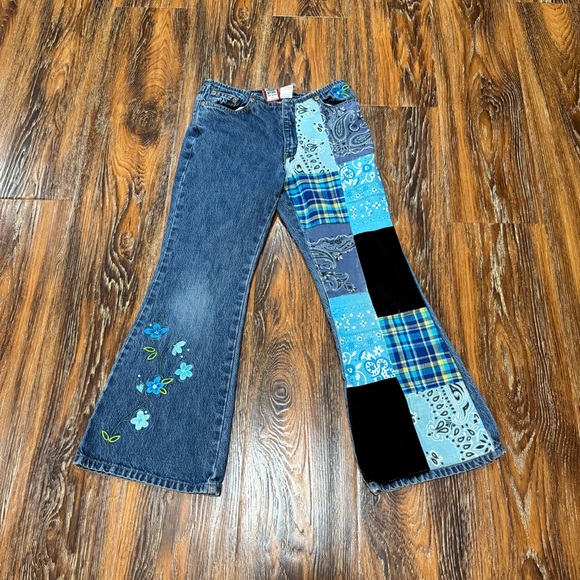 Old Navy Kids Patchwork Flare Jeans Size 7 Blue Embroidered Flare Girls - Picture 1 of 5